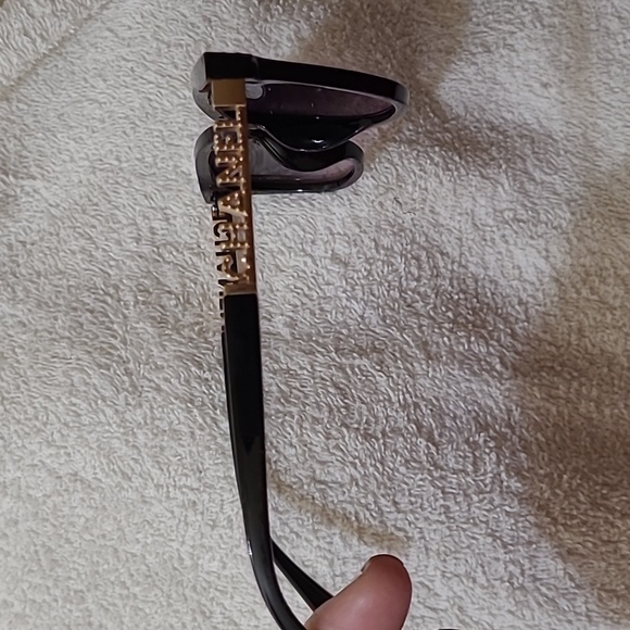 Sunglasses - Picture 4 of 6